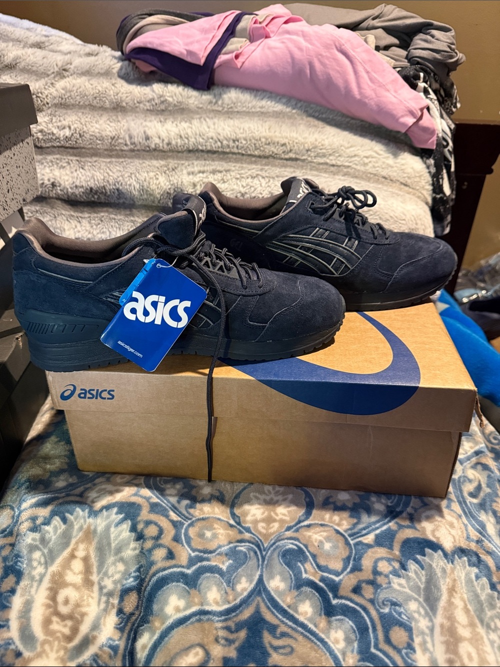 ASICS Men's Navy Blue Suede Low-Top Sneakers